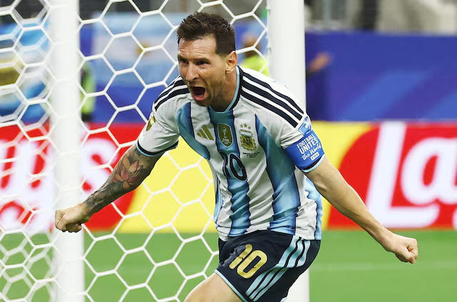 Lionel Messi của Argentina ăn mừng bàn thắng thứ hai trong trận đấu của Aghentina với Áo. Nguồn: Reuters.