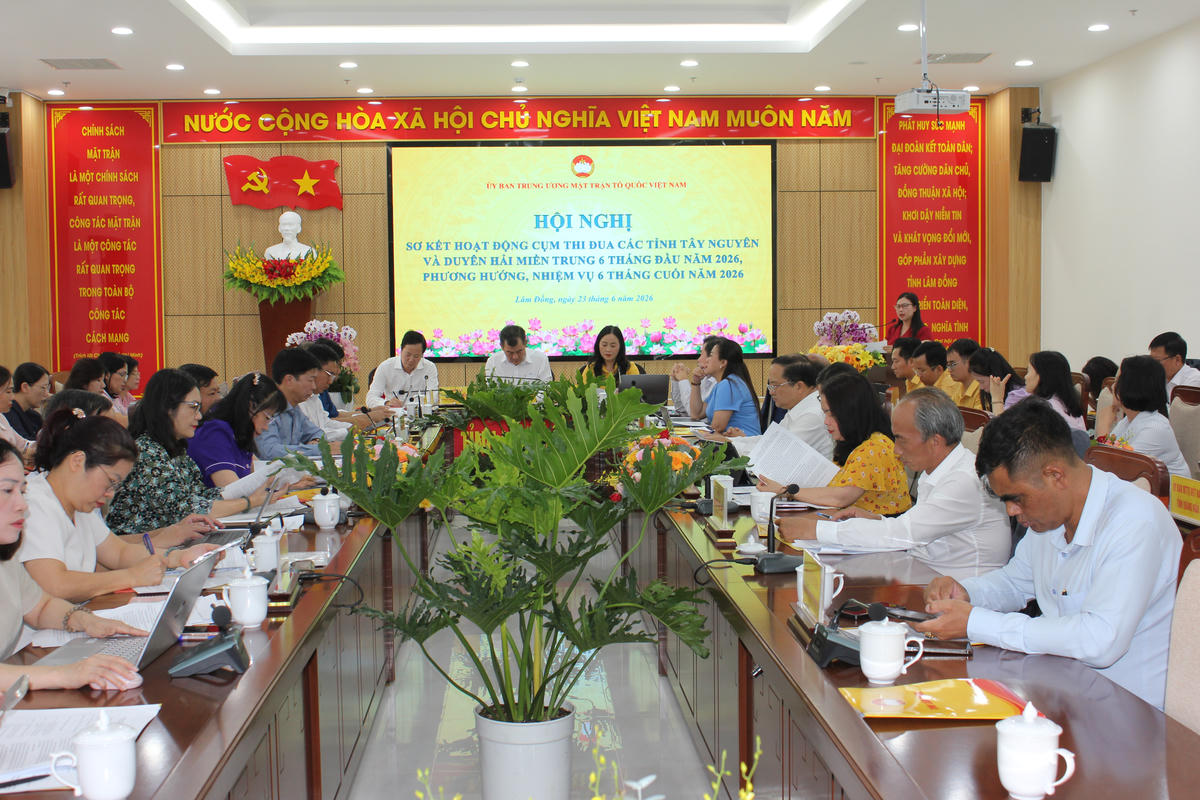 Quang cảnh hội nghị.