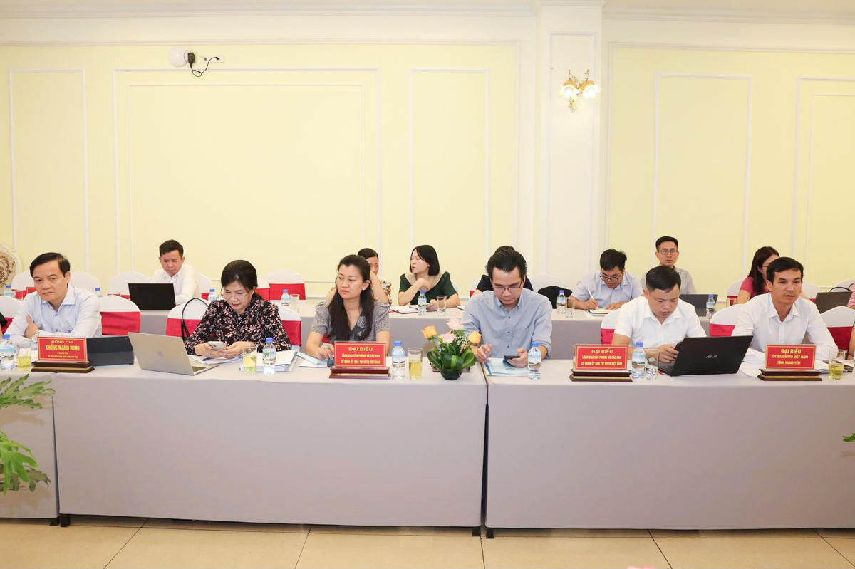 Đại biểu UBTƯ MTTQ Việt Nam và các tỉnh Phú Thọ, Ninh Bình, Hưng Yên, Quảng Ninh, Thái Nguyên, Bắc Ninh dự hội nghị. Ảnh: Đình Minh.