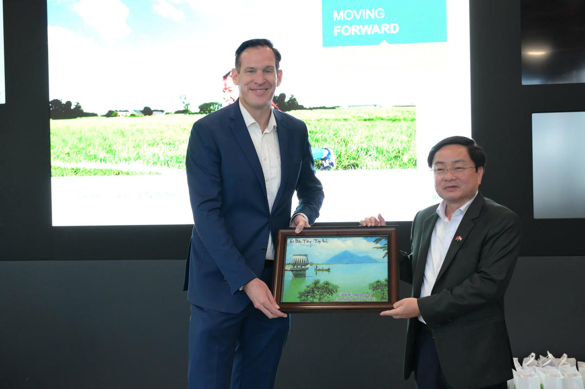 Tây Ninh làm việc với Tập đoàn Hoàng gia De Heus tại Hà Lan