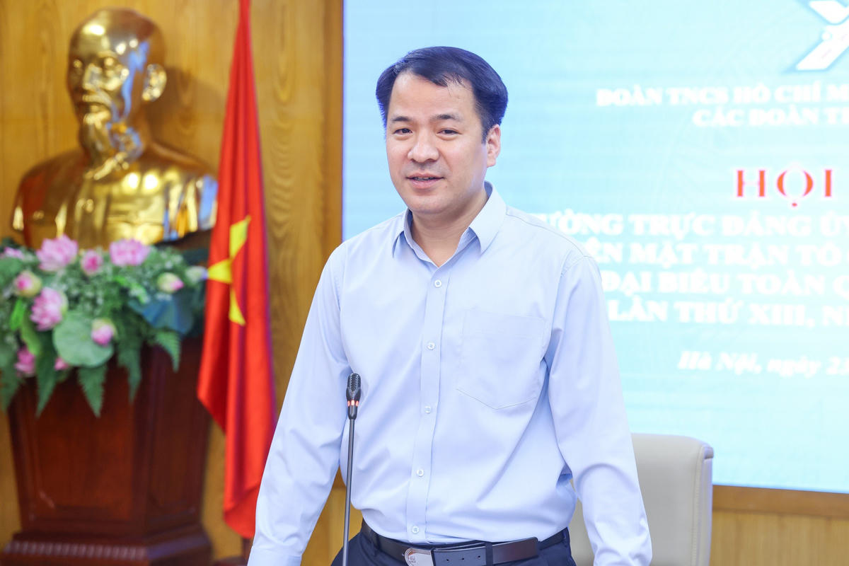 Ông Ngô Văn Cương - Phó Bí thư Đảng ủy MTTQ, các đoàn thể Trung ương phát biểu tại Hội nghị. Ảnh: Quang Vinh.