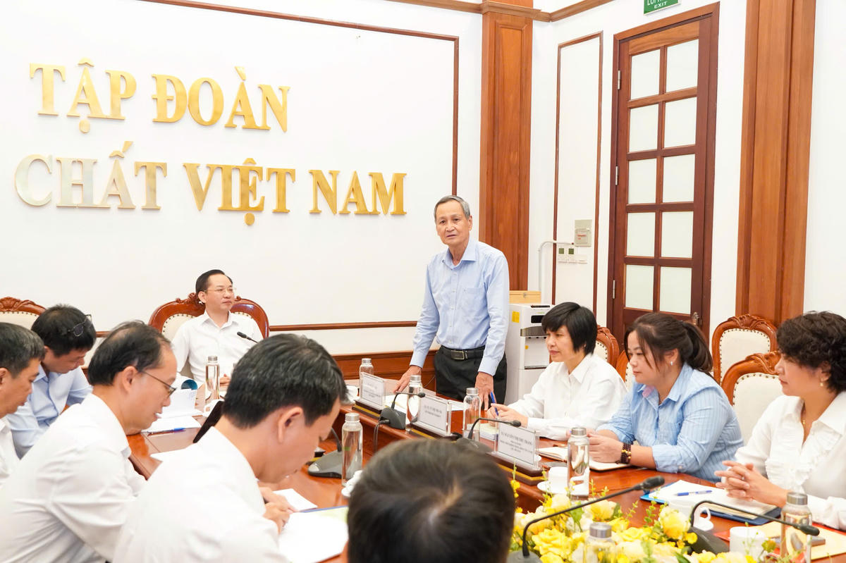 Ông Đỗ Duy Phi - Chủ tịch Hội Hóa học Việt Nam phát biểu tại hội nghị
