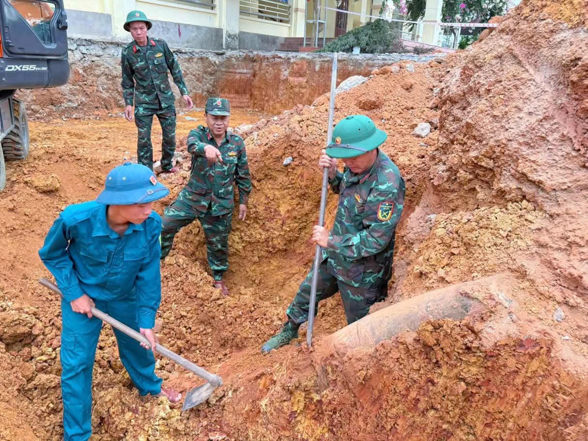 Nghệ An: Hủy nổ thành công quả bom gần 250 kg còn nguyên kíp nổ