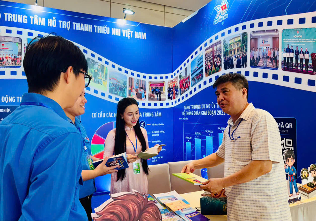 Không gian triển lãm chung giới thiệu những mô hình sáng tạo, phong trào tiêu biểu, sản phẩm nổi bật và những thành tựu nổi bật trong nhiệm kỳ vừa qua. Ảnh: PV