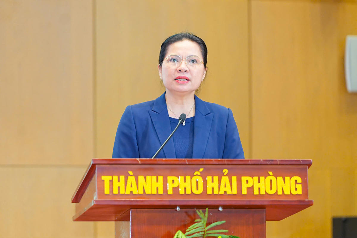 Bà Hà Thị Nga, Ủy viên Trung ương Đảng, Phó Chủ tịch - Tổng Thư ký UBTƯ MTTQ Việt Nam dự và phát biểu chỉ đạo tại Hội nghị. Ảnh: PT.