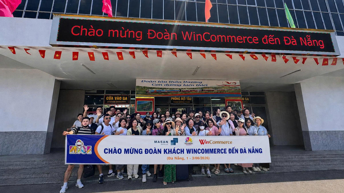 Đoàn du khách M.I.C.E được chào đón tại TP Đà Nẵng. Ảnh: Nguyễn Tú.