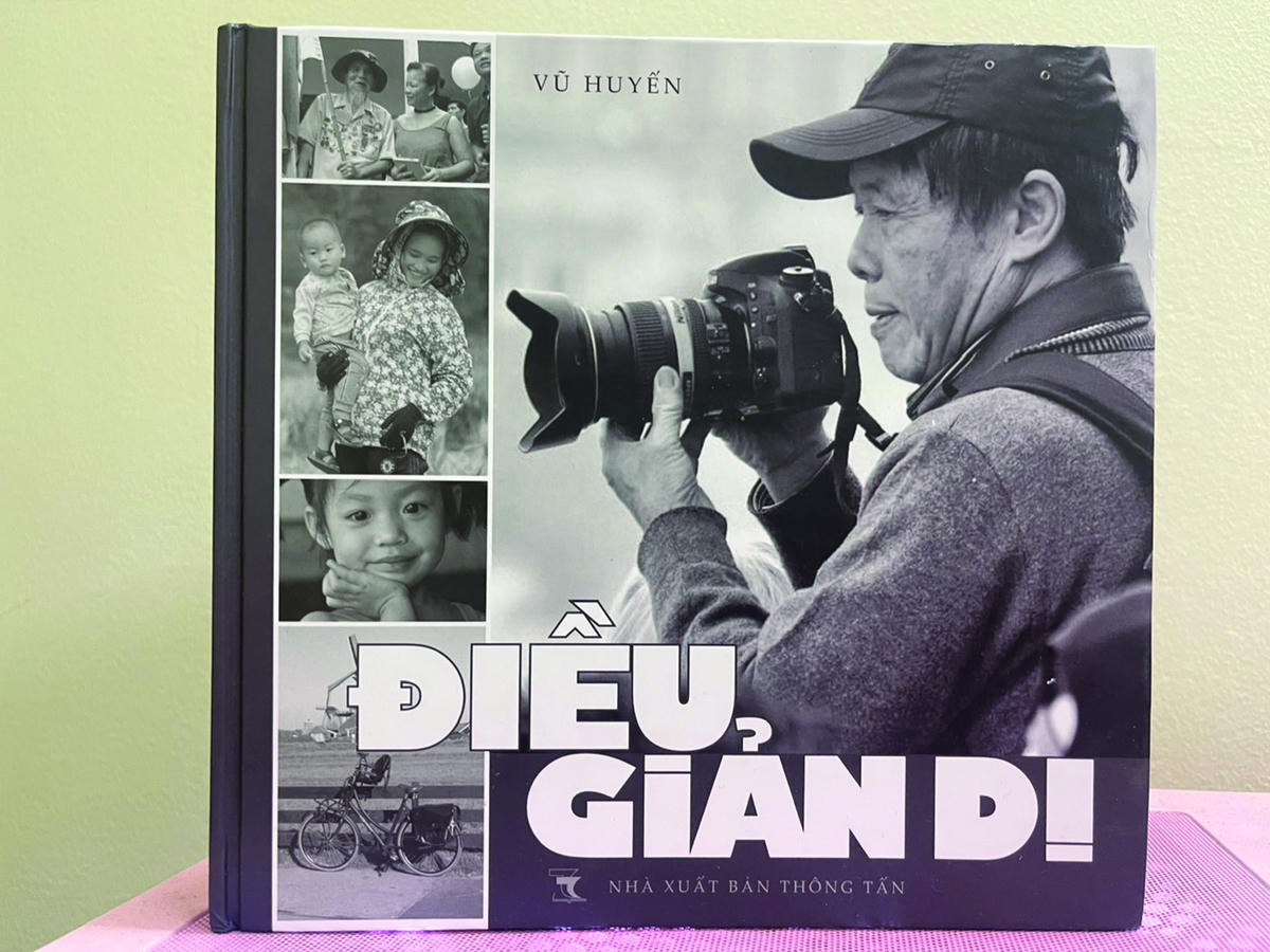 Bìa cuốn sách ảnh “Điều giản dị”.
