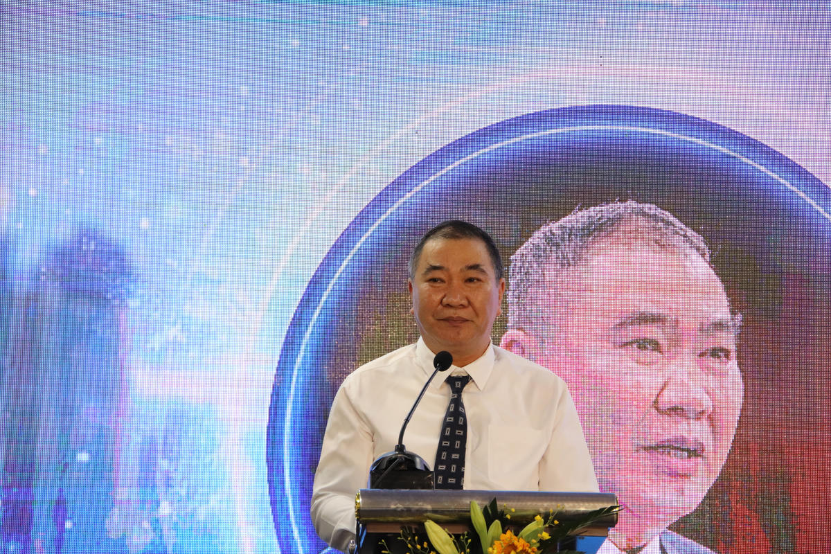 PGS.TSKH Bùi Xuân Biên - Chủ tịch hội đồng trường Trường đại học Tài chính - Ngân hàng Hà Nội phát biểu khai mạc hội thảo. Ảnh: Đức Tâm.