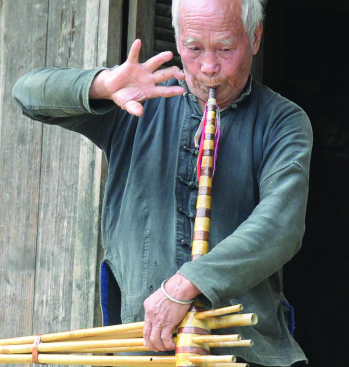 Nụ cười Vũ Huyến ‘cuộc đời yêu như vợ của ta ơi!’
