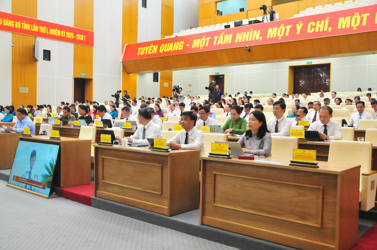 Các Đại biểu dự kỳ họp. Ảnh: Xuân Trường.