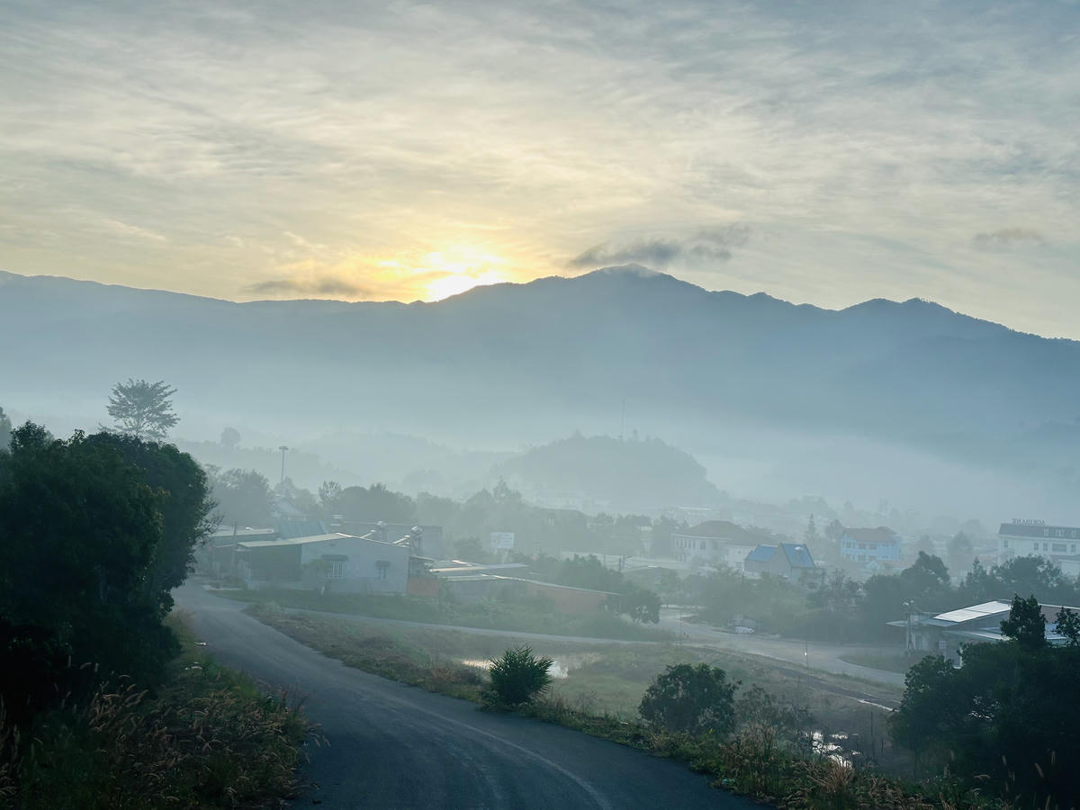 Bình minh ở đại ngàn Đam Rông.