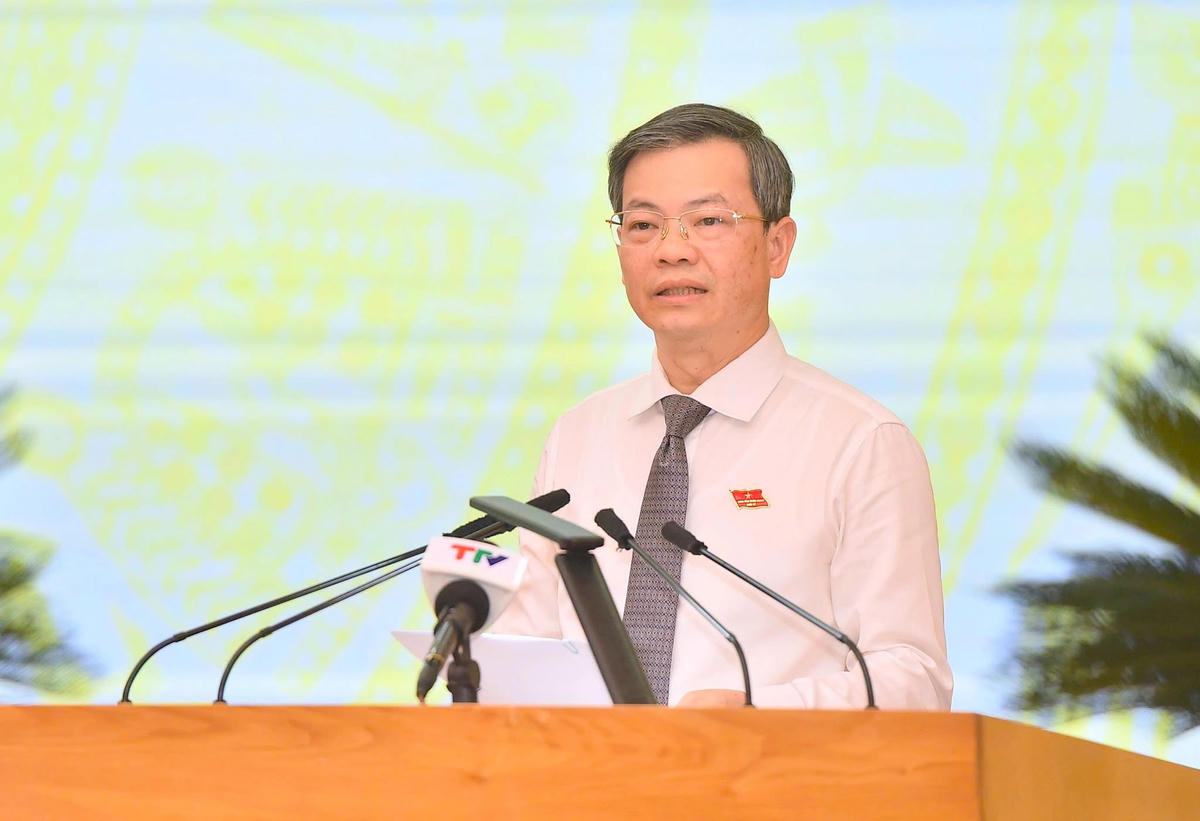 Ông Nguyễn Văn Sơn, Phó Bí thư Tỉnh ủy, Chủ tịch HĐND tỉnh Tuyên Quang phát biểu khai mạc kỳ họp. Ảnh: Xuân Trường.