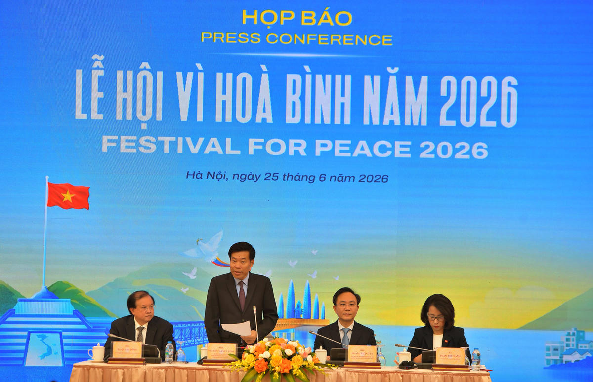 Thứ trưởng Bộ Ngoại giao Nguyễn Mạnh Cường phát biểu.