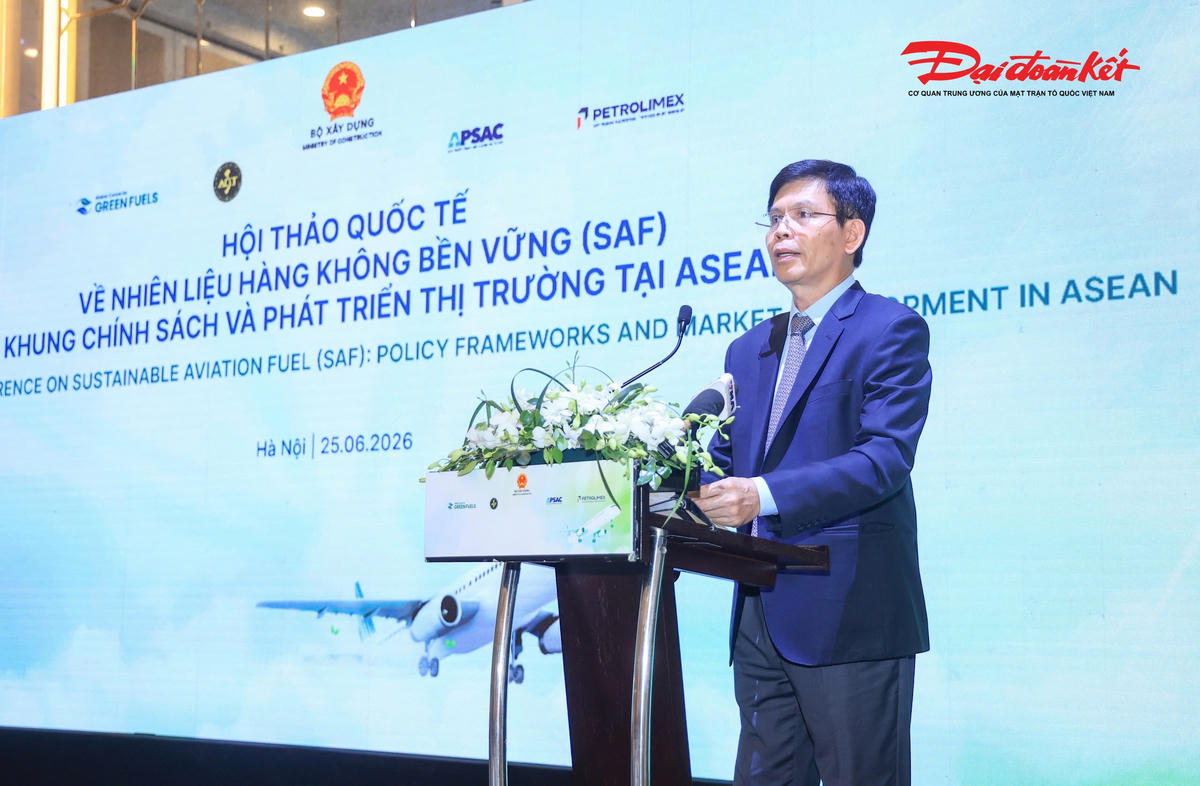 Thứ trưởng Bộ Xây dựng Lê Anh Tuấn phát biểu khai mạc hội thảo.