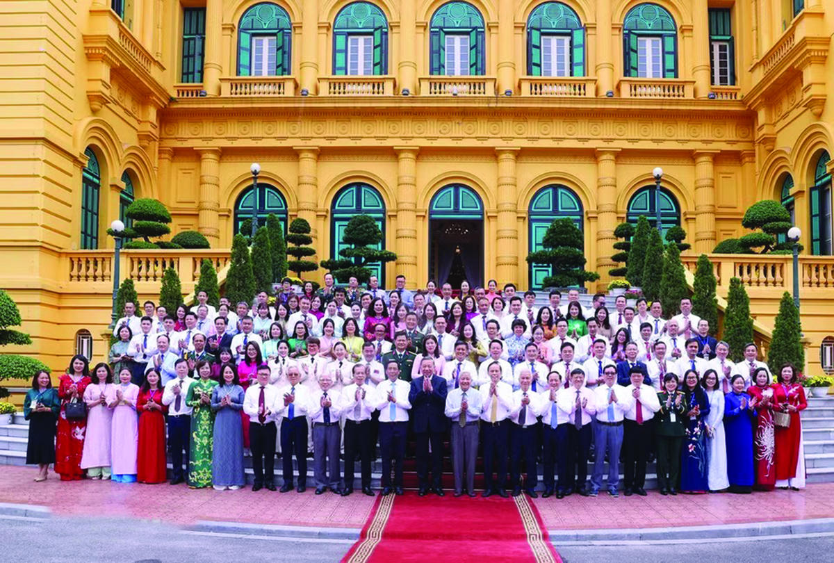 Tổng Bí thư, Chủ tịch nước Tô Lâm gặp mặt 101 nhà báo tiêu biểu.