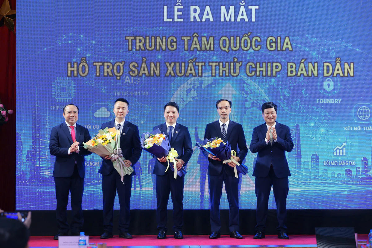 Bộ KHCN tổ chức Lễ ra mắt Trung tâm quốc gia hỗ trợ sản xuất thử chip bán dẫn. Ảnh: Bộ KHCN.