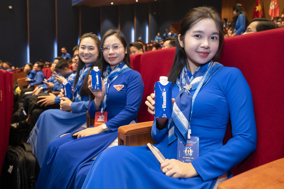 Nước uống đóng hộp giấy Vinamilk đồng hành cùng toàn thể đại biểu tham dự Đại hội Đoàn toàn quốc lần thứ XIII. Ảnh: Vi Nam