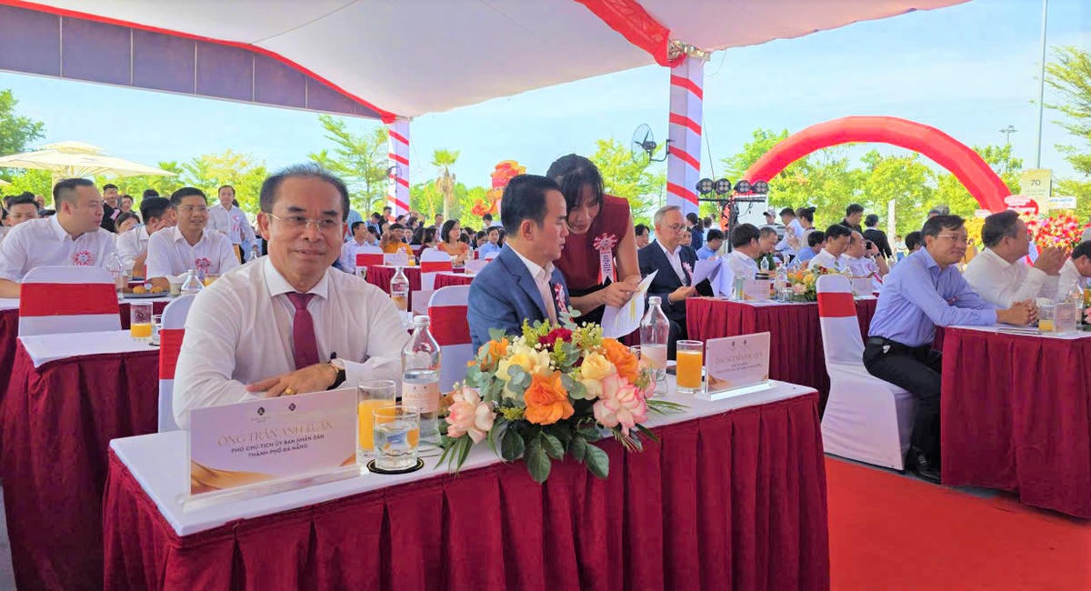 Phó Chủ tịch UBND TP Đà Nẵng Trần Anh Tuấn  tham dự lễ khởi công. Ảnh: CĐ.