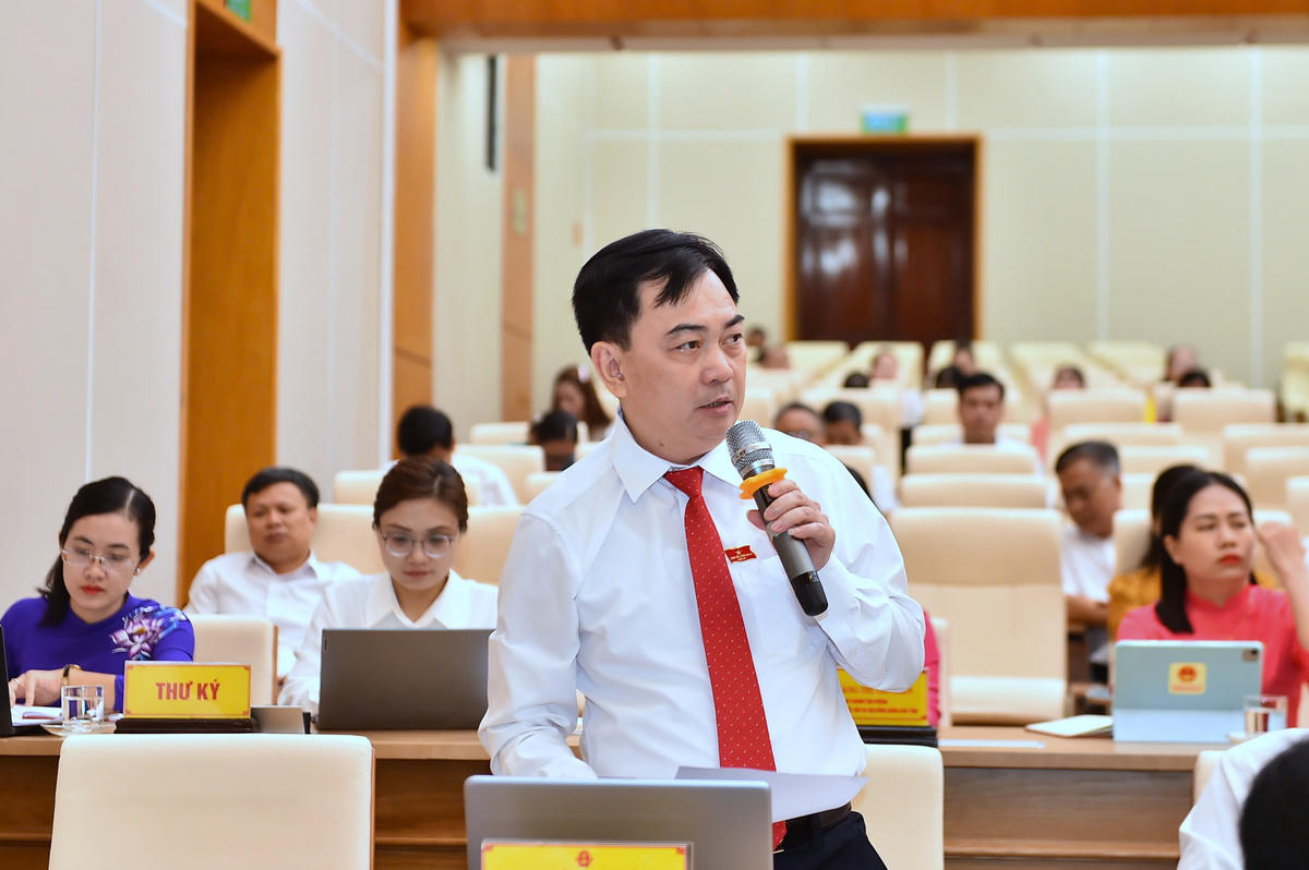 Hoạt động chất vấn tại Kỳ họp. Ảnh: L.T.