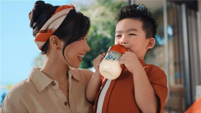 Dinh dưỡng đầu đời ảnh hưởng đến sự phát triển của trẻ. Ảnh: Nestlé Việt Nam.