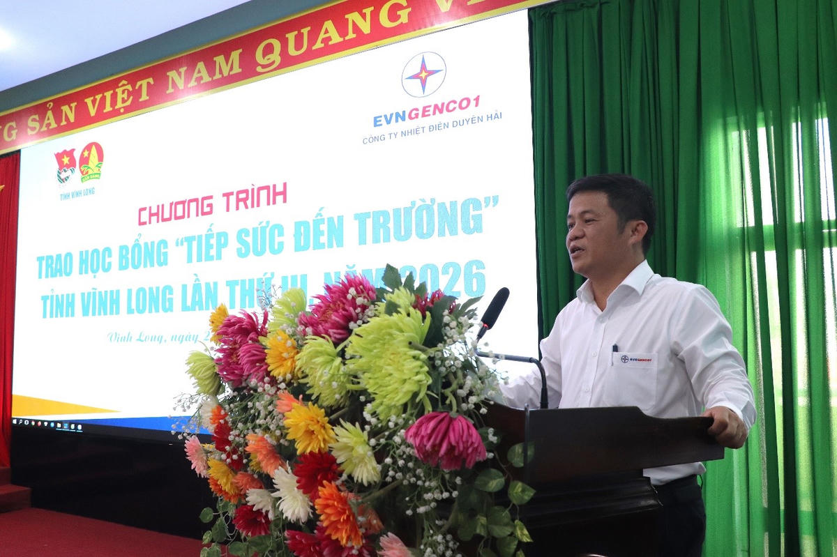 Đồng chí Ngô Văn Sỹ - Giám đốc Công ty Nhiệt điện Duyên Hải phát biểu tại chương trình.