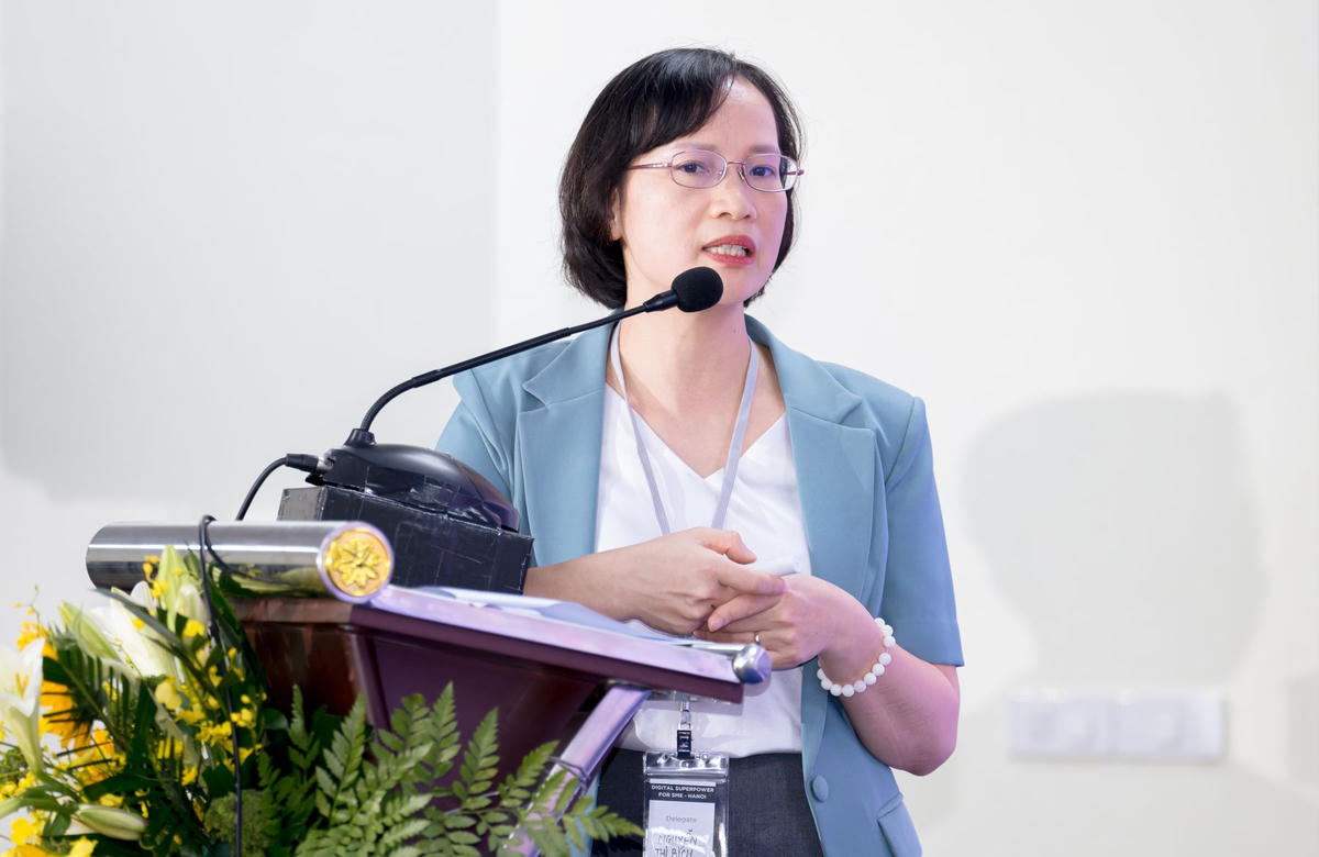 Bà Nguyễn Thị Bích Thủy, Trưởng phòng, Cục Phát triển Doanh nghiệp và Kinh tế tập thể, Bộ Tài chính Việt Nam chia sẻ tại hội thảo. Ảnh: Phạm Thủy.