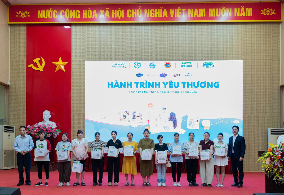 Chương trình "Hành trình yêu thương năm 2026" diễn ra tại Hải Phòng.