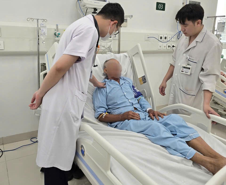 Hai bệnh nhân đột quỵ được cứu tại Bệnh viện Bạch Mai cơ sở Ninh Bình