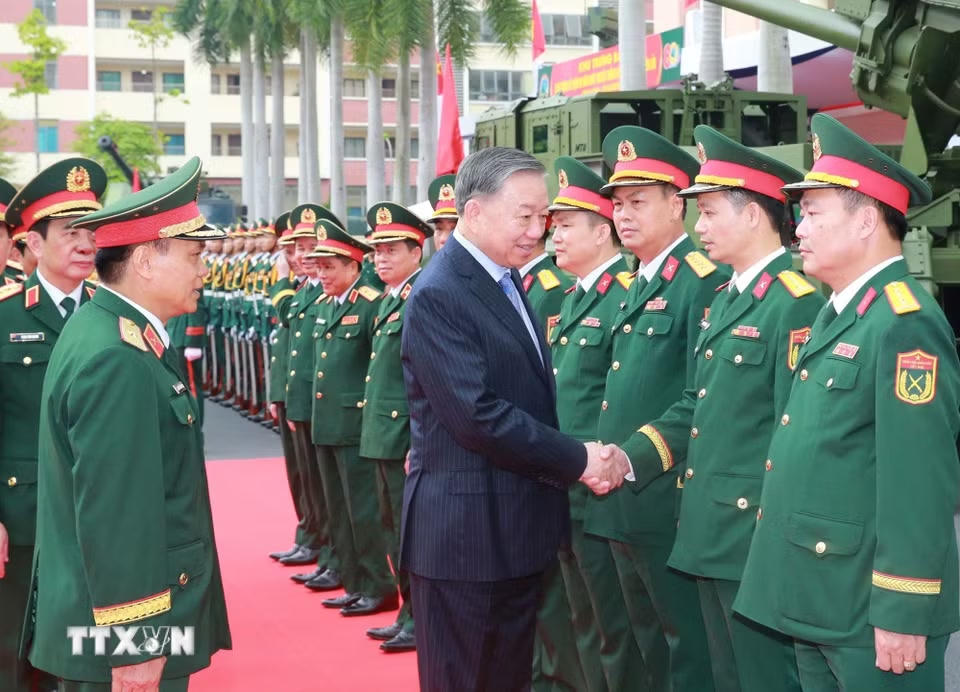 Tổng bí thư, Chủ tịch nước Tô Lâm với các đại biểu. (Ảnh: Trọng Đức/TTXVN)