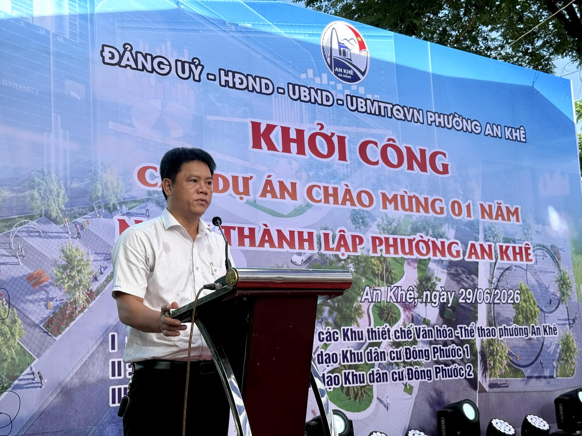 Đại diện các nhà thầu, ông Nguyễn Thanh Hải, Giám đốc Công ty TNHH MTV Xây lắp và Thương mại Đăng Khoa cam kết hoàn thành trước 30/8. Ảnh: Nguyễn Tú.