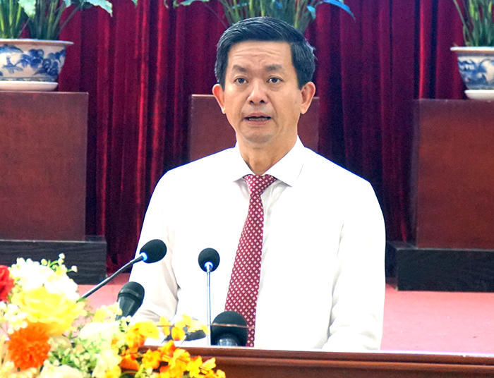 Bí thư Thành ủy Cần Thơ Lê Quang Tùng phát biểu chỉ đạo tại kỳ họp. Ảnh HT