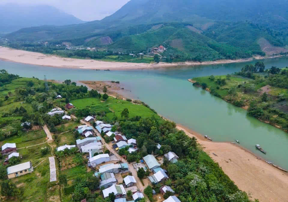 Đà Nẵng: Mơ ước cây cầu nối đôi bờ sông Bung
