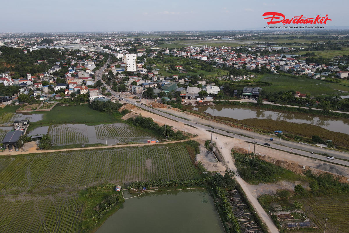 Quốc lộ 6 đoạn Ba La - Xuân Mai tăng tốc thi công sau khi mặt bằng dần được bàn giao