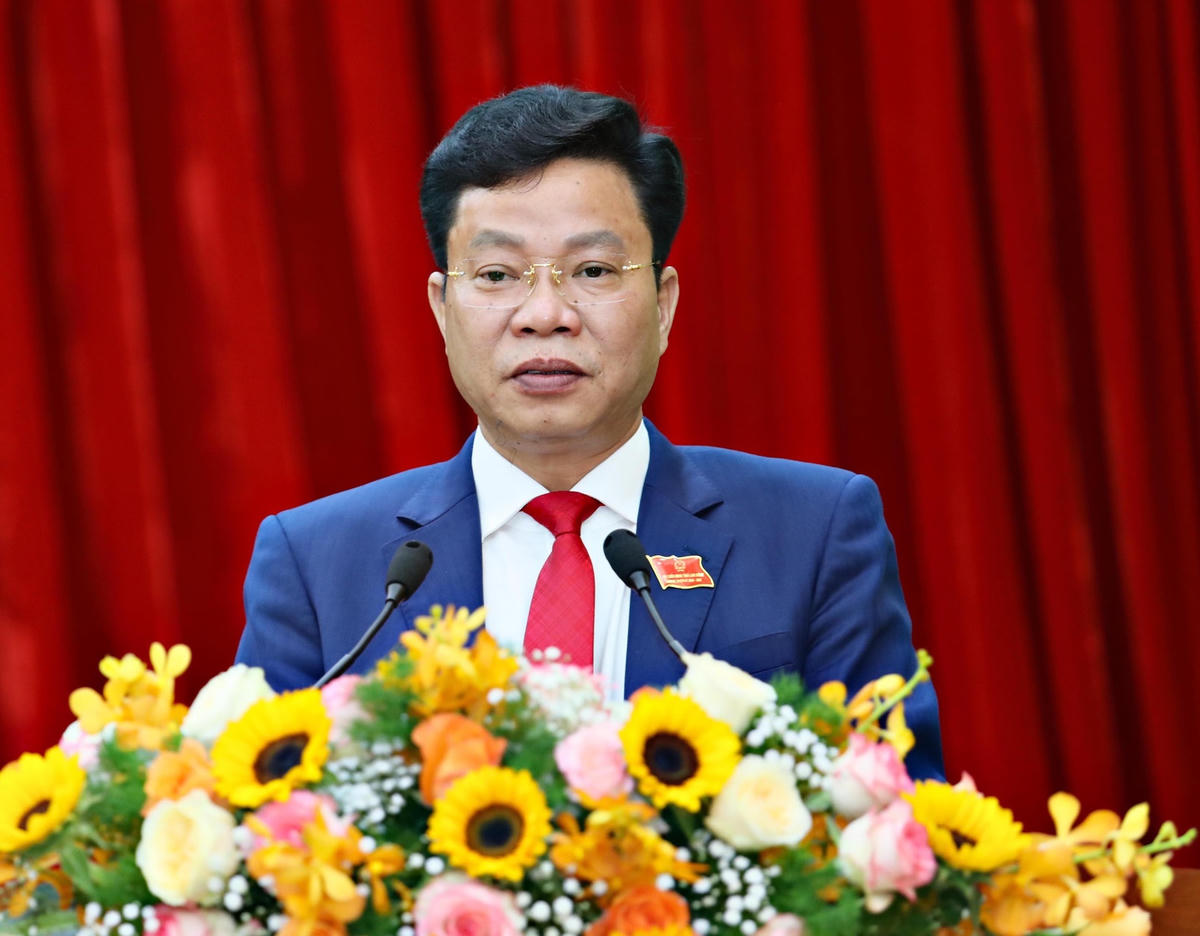 Ông Lưu Văn Trung, Phó Bí thư Tỉnh ủy, Chủ tịch HĐND tỉnh Lâm Đồng phát biểu, khai mạc kỳ họp.