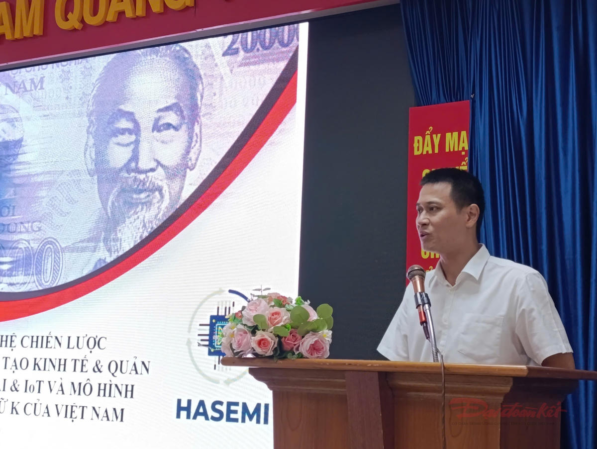 TS Nguyễn Việt Long, Phó trưởng Ban Tuyên giáo và Dân vận Thành ủy TP Hồ Chí Minh phát biểu. Ảnh: T.Luân.