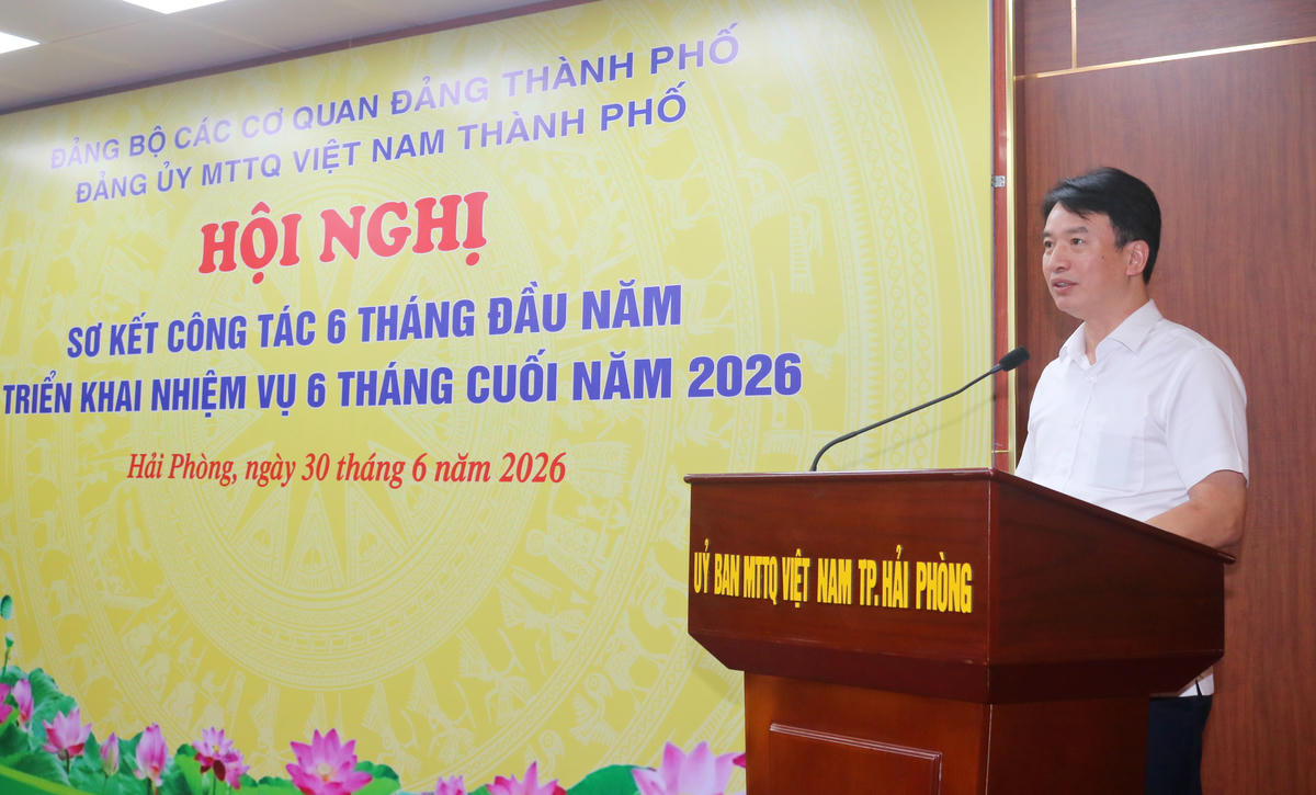 Phó Bí thư Đảng ủy MTTQ Việt Nam thành phố Hải Phòng Nguyễn Đức Tuấn phát biểu tại hội nghị. Ảnh: PT.