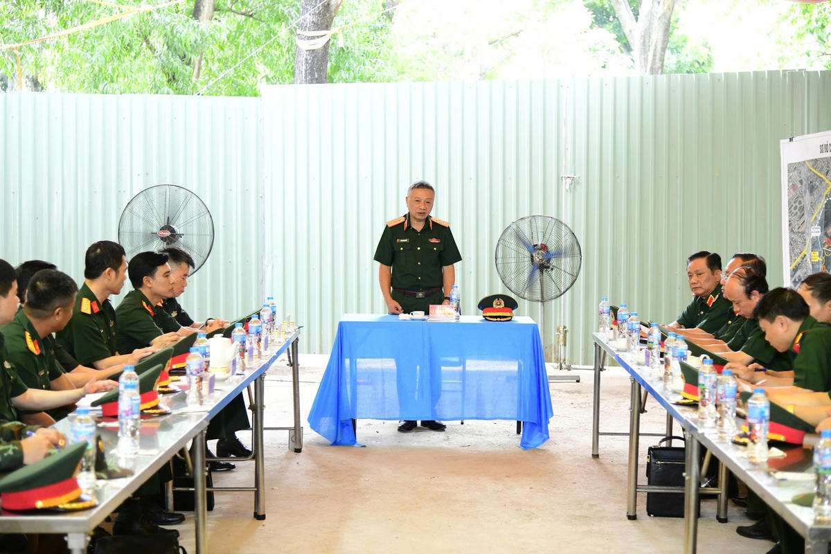 Quang cảnh buổi đến thăm của đoàn công tác. Ảnh: BTL.