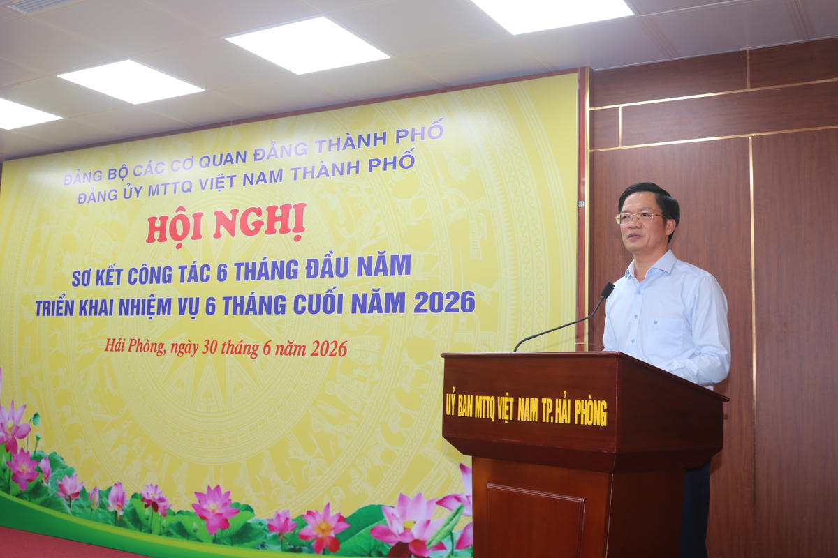 Phó Bí thư Thành ủy, Bí thư Đảng ủy MTTQ Việt Nam TP Hải Phòng Phạm Văn Lập phát biểu kết luận hội nghị. Ảnh: PT. 