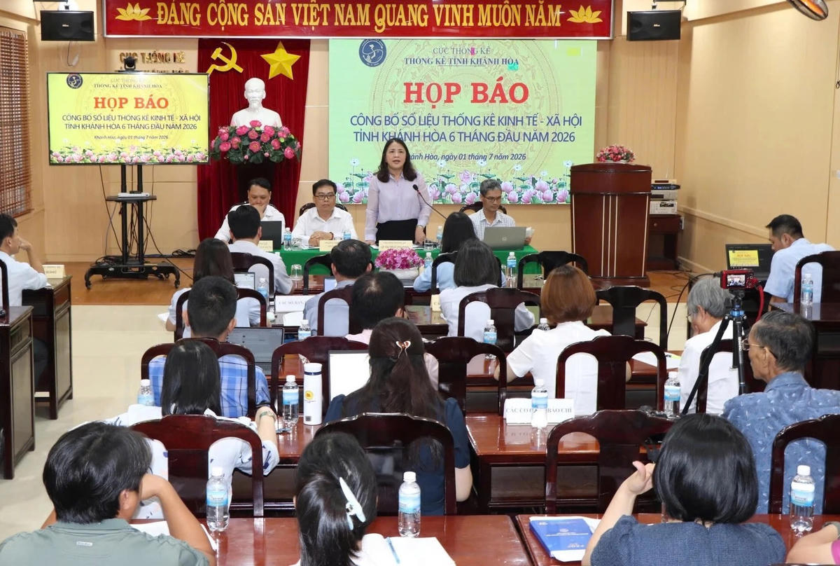 Quang cảnh buổi họp báo.