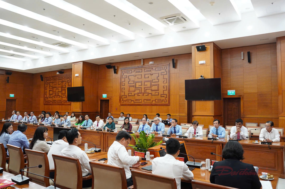 Quang cảnh lễ công bố quyết định. Ảnh: H.Phúc.