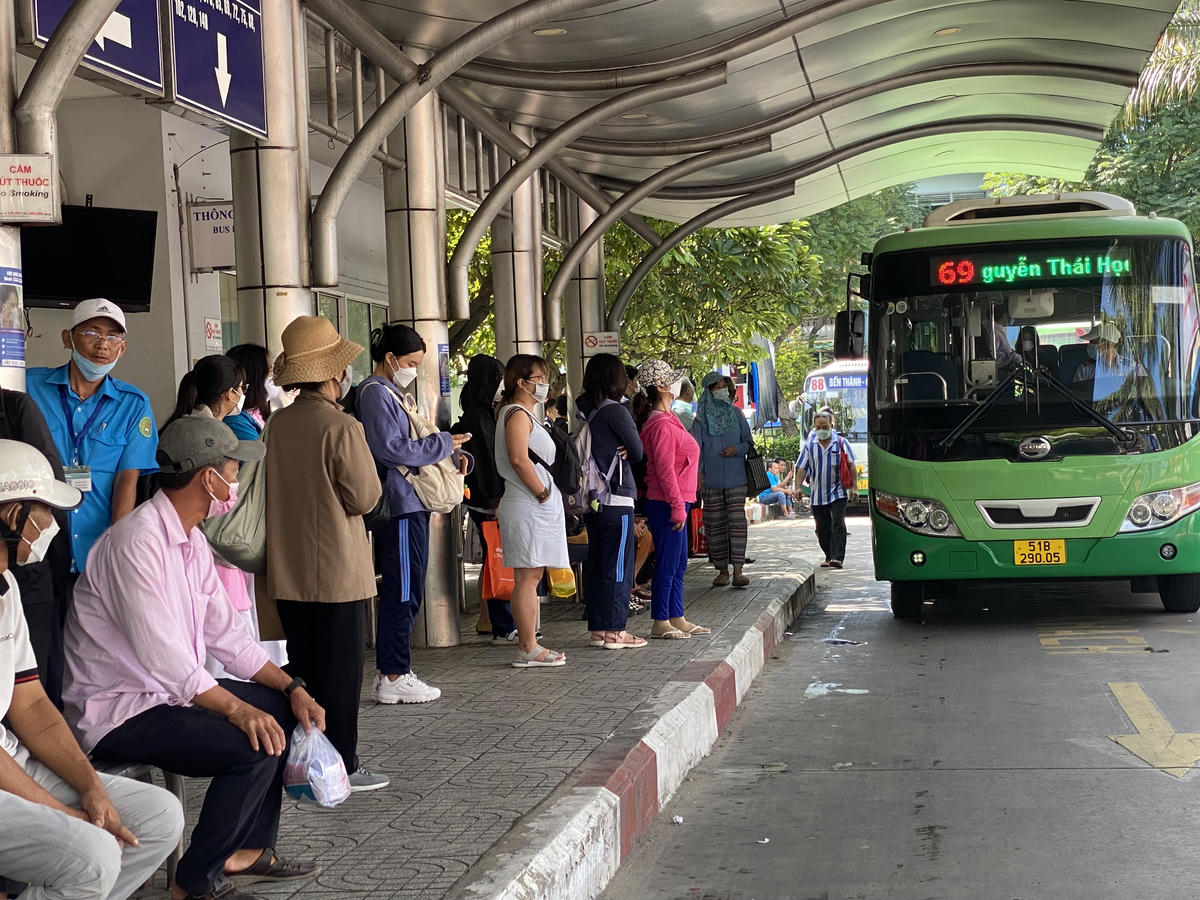 Người dân háo hức với xe buýt miễn phí