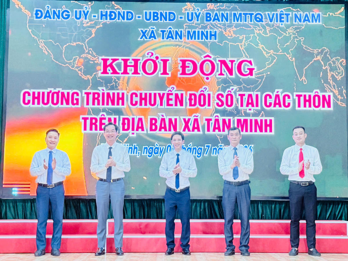 Xã Tân Minh khởi động chương trình chuyển đổi số tại các thôn trên địa bàn. Ảnh: TM.
