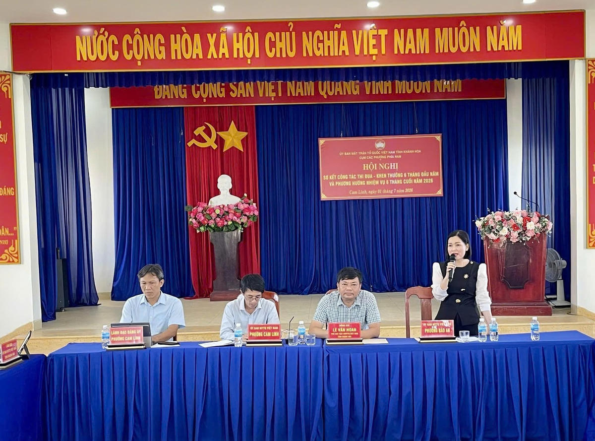 Các đại biểu dự hội nghị.