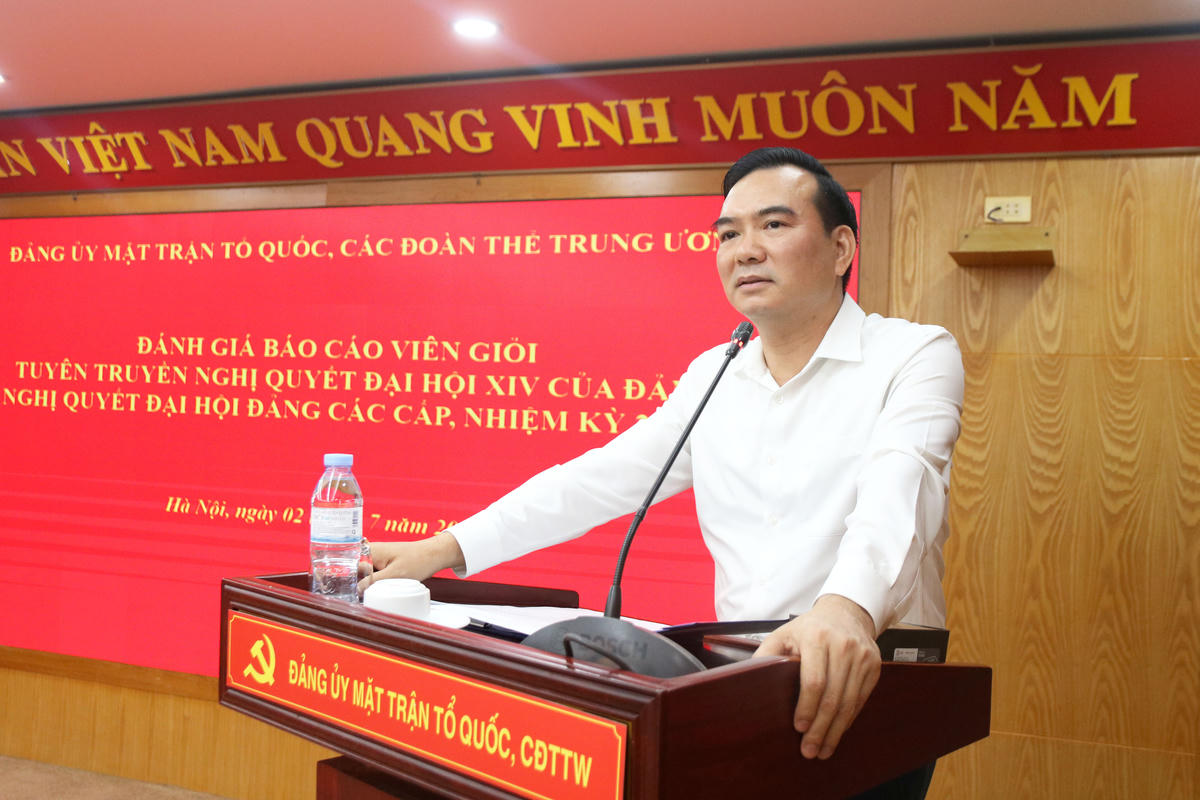 Đồng chí Nguyễn Minh Chung - Ủy viên Ban Thường vụ, Trưởng ban Tuyên giáo và Dân vận Đảng ủy MTTQ, các đoàn thể Trung ương phát biểu tại chương trình. Ảnh: Tiến Đạt.