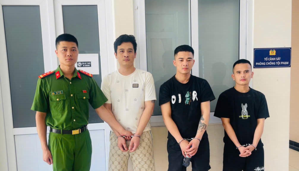Các đối tượng Nguyễn Văn Đại, Nguyễn Đình Dũng và Tô Quang Lực tại cơ quan công an.