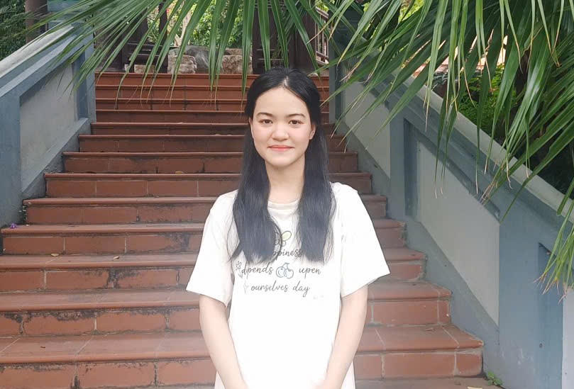 Em Trần Chi Lan, học sinh lớp 12E đạt 28,5 điểm, trở thành thủ khoa tỉnh Phú Thọ và á khoa toàn quốc khối C00. Ảnh: Hương Giang.