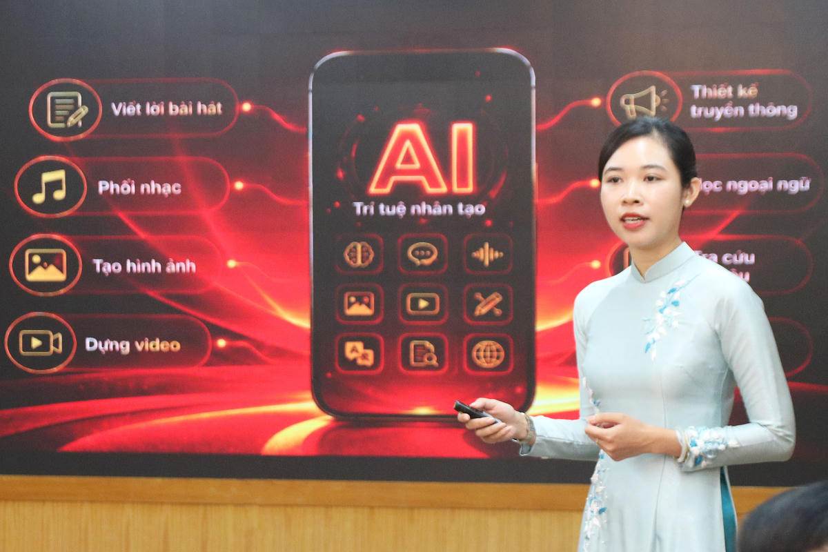 Xây dựng đội ngũ báo cáo viên thực sự là chiến sĩ xung kích trên mặt trận tư tưởng của Đảng
