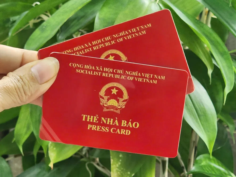 Thẻ nhà báo kỳ hạn 2021-2025 sẽ được tiếp tục gia hạn đến hết ngày 30/9/2026. Ảnh: Thu Hà.