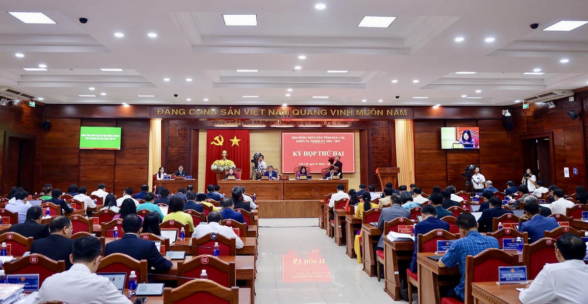 Toàn cảnh phiên thảo luận tại kỳ họp HĐND tỉnh. Ảnh: Thanh Nga.