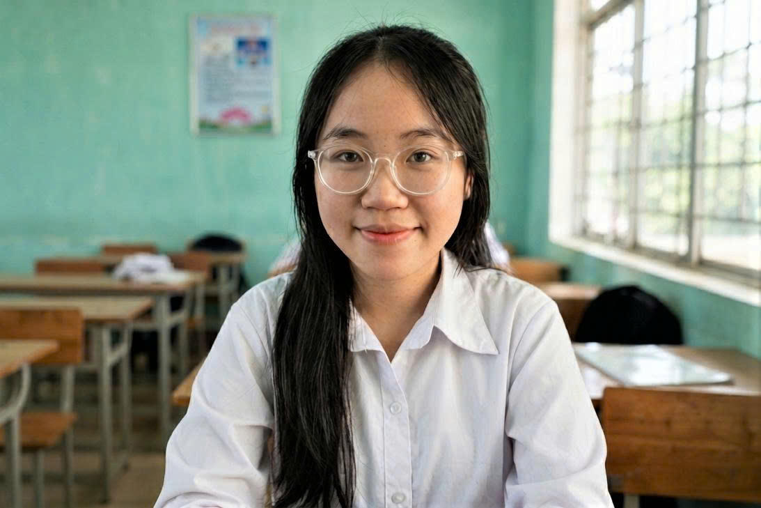 Em Trần Hà Yên vui mừng khi đạt kết quả cao trong kỳ thi tốt nghiệp THPT năm 2026. Ảnh: NT.
